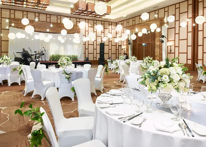 Romantic hotel: Pullman Danang Beach Resort