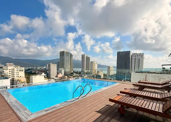 Resort: Golden Rose Hotel